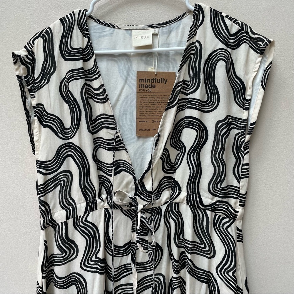 NWT Reistor Deep V-neck Gathered Dress in Geometric Black Stripes Bemberg Size S - Picture 4 of 14